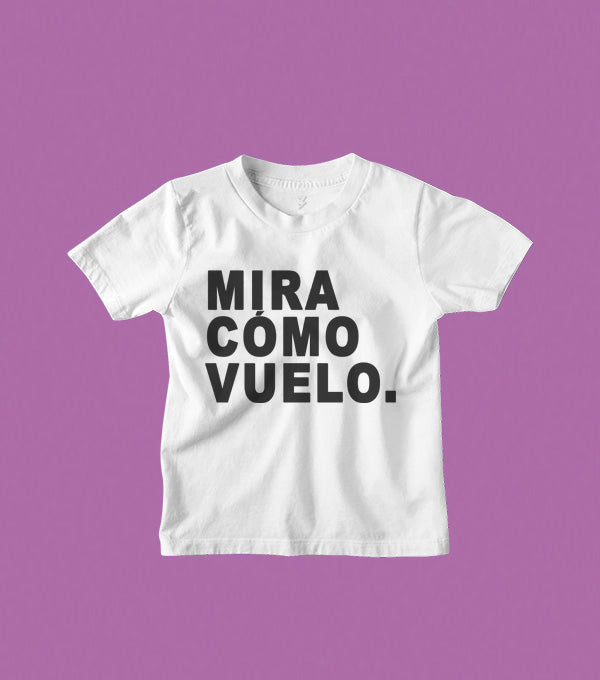 Camiseta Mira cómo vuelo infantil de Miss Caffeina